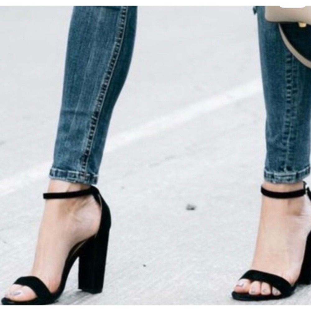 NWT G by Guess Shantel Black Block Heel Ankle Strap Sandals Women's Size 9.5